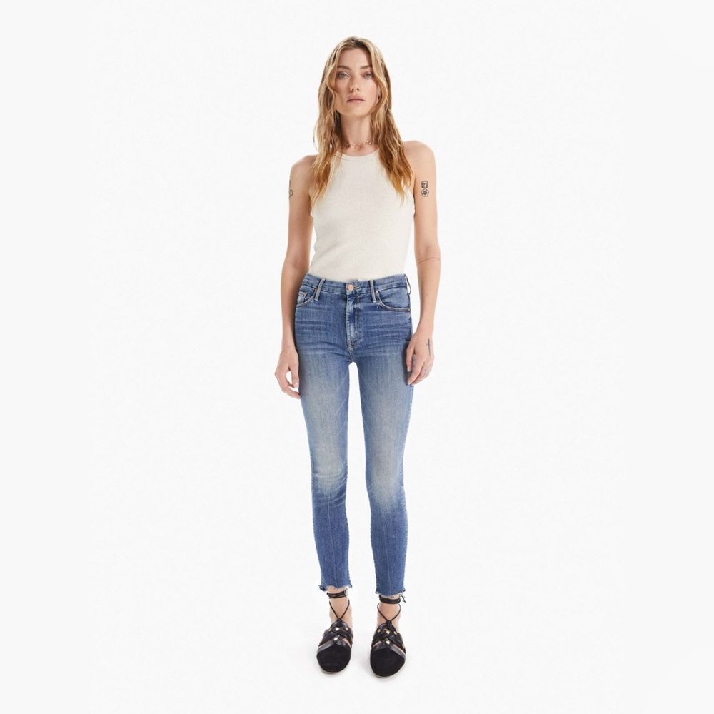 BNWT — MOTHER High Waisted Looker Ankle Fray — Size 28